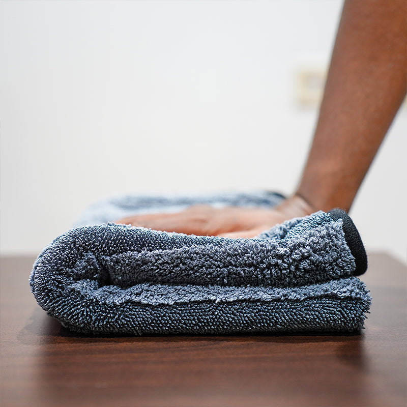 Poshlyf Chipmunk Extreme Drying Towel 600 GSM Grey with Border 80cm x 50cm